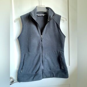 REI Women’s Small Black Fleece Vest, great for autumn transition!